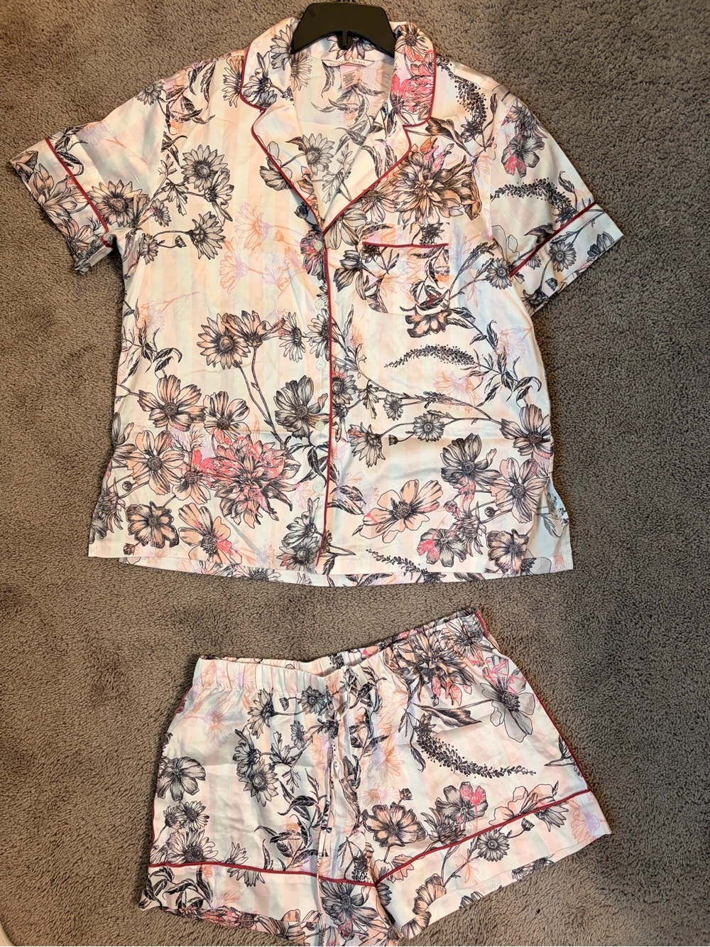 Victoria's Secret White Floral Short Pajama Set with Pink Piping size S